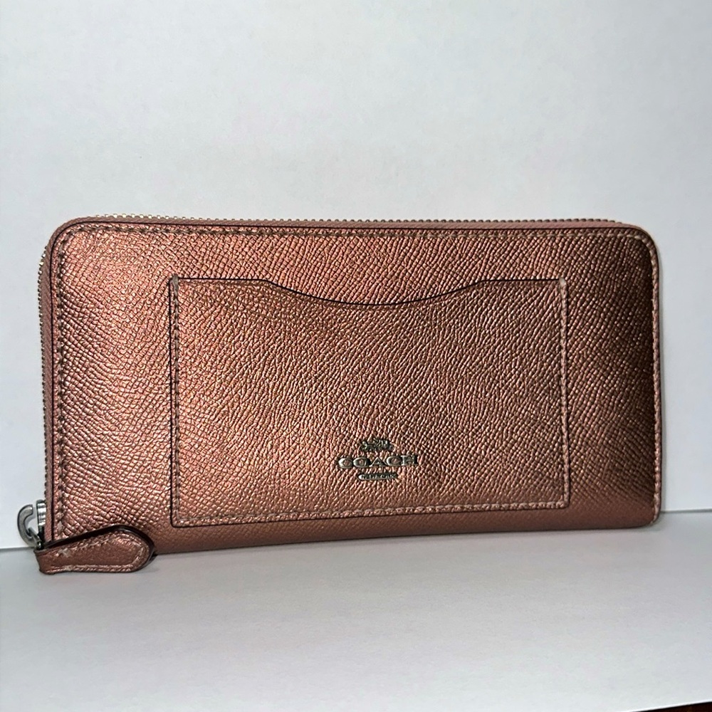 *RARE COLOR* COACH Accordion Crossgrain Leather Zip Wallet - Picture 3 of 14